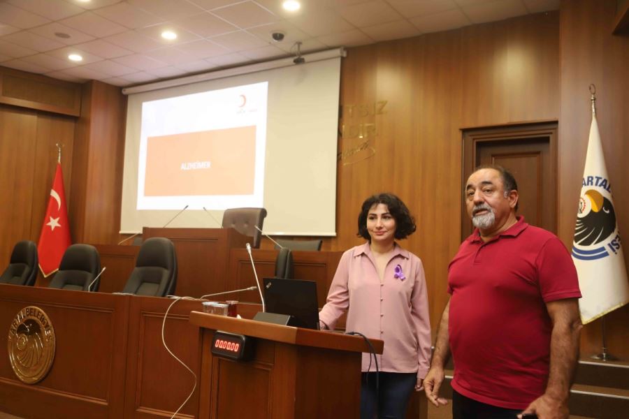 Kartal Belediyesi’nde Çalışanlara Alzheimer Semineri