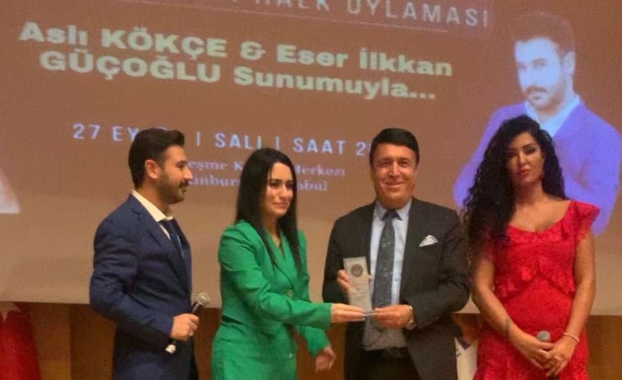 DERNEĞİN ÖDÜLÜNÜ BAŞKAN AHMET FUAT BODUR ALDI