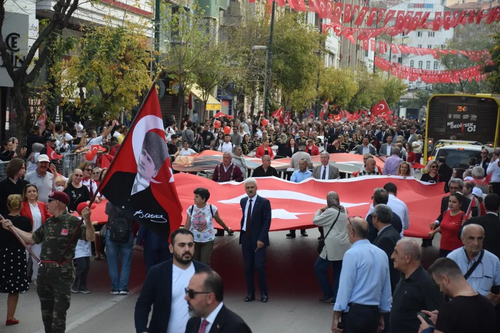 CHP BURSA’DAN COŞKULU 100. YIL YÜRÜYÜŞÜ