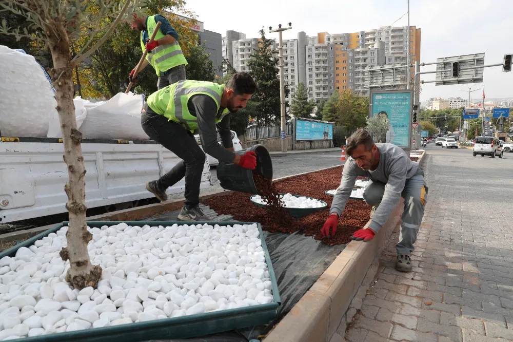 MARDİN BÜYÜKŞEHİR BELEDİYESİNDEN ORTA REFÜJ ÇALIŞMASI