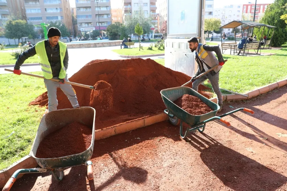 Artuklu 15 Temmuz Demokrasi ve Şehitler Parkında Çevre Düzenleme Çalışmaları