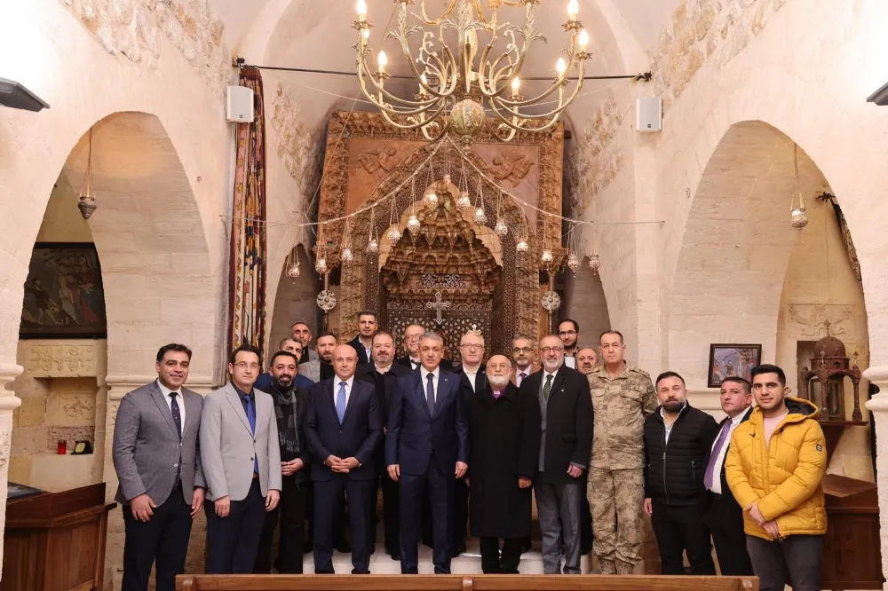 Mardin Valisi Tuncay Akkoyun, Hristiyan Vatandaşların Doğuş Bayramını Kutladı