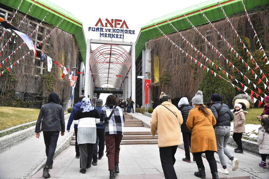 ANKARA ALTINPARK GİYİM MAĞAZASI  10 BİN DEPREMZEDE VATANDAŞA HİZMET VERDİ