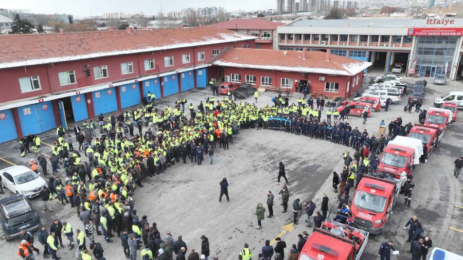 ANKARA BÜYÜKŞEHİR BELEDİYESİ 48 ARAÇ VE 822 PERSONELİNİ DE  HATAY’A GÖNDERDİ