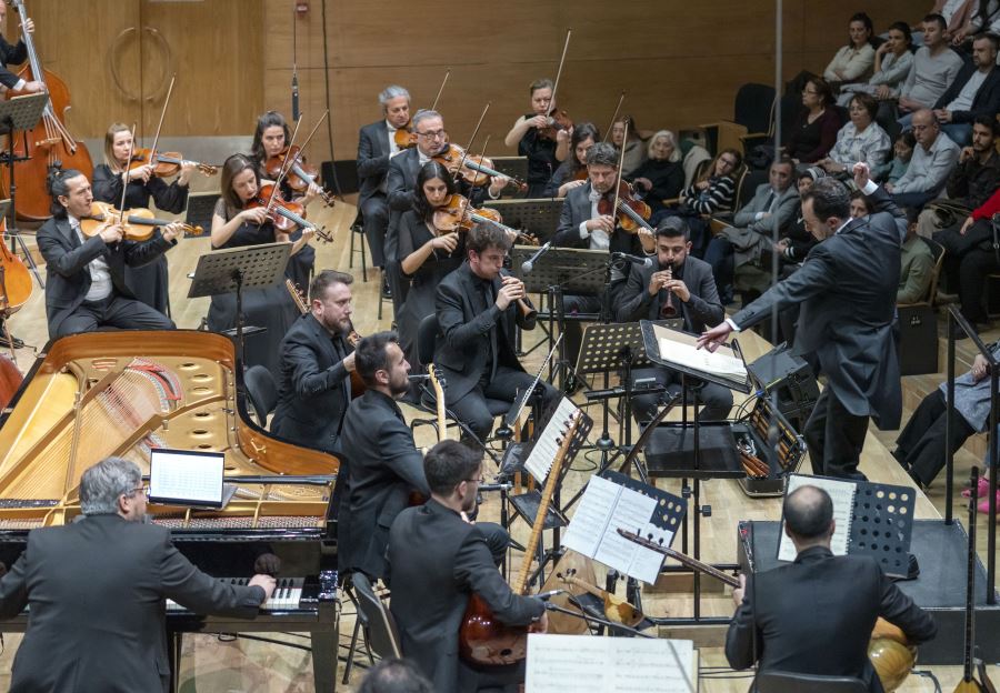 CUMHURBAŞKANLIĞI SENFONİ ORKESTRASI AŞIK VEYSEL’İ MUHTEŞEM BİR KONSERLE ANDI