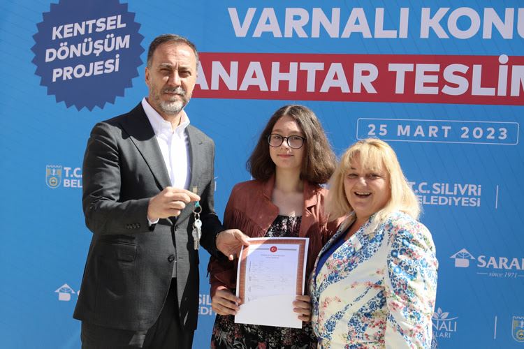 SİLİVRİ VARNALI KONUTLARINDA KENTSEL DÖNÜŞÜM SEVİNCİ