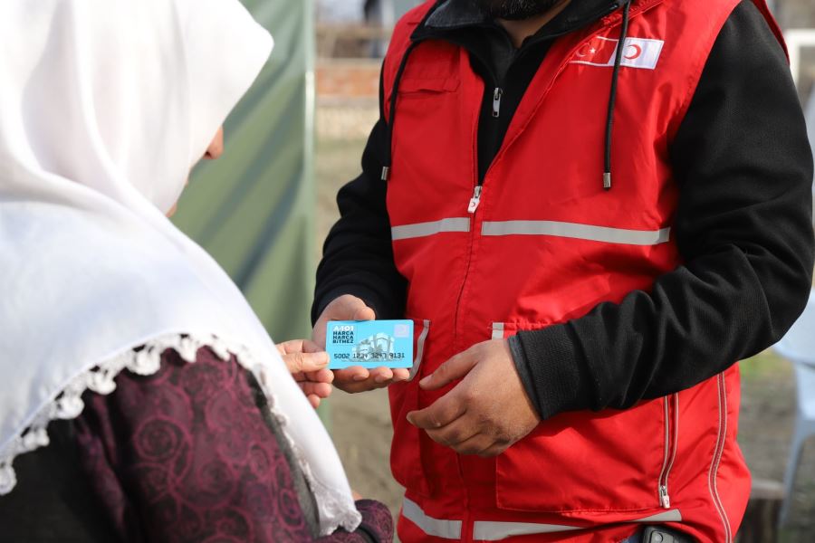 Kızılay’dan Afetzedelere 70 Milyon Değerinde Alışveriş Kartı