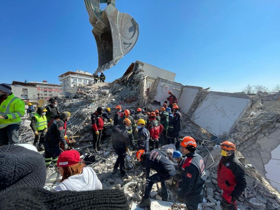 Enkaz kaldırma çalışmalarında bu noktalara dikkat! 