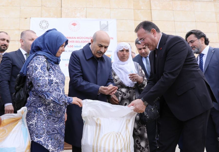  Mardin’de Yüzde 50 Hibe ile Çiftçilere Yem Dağıtıldı