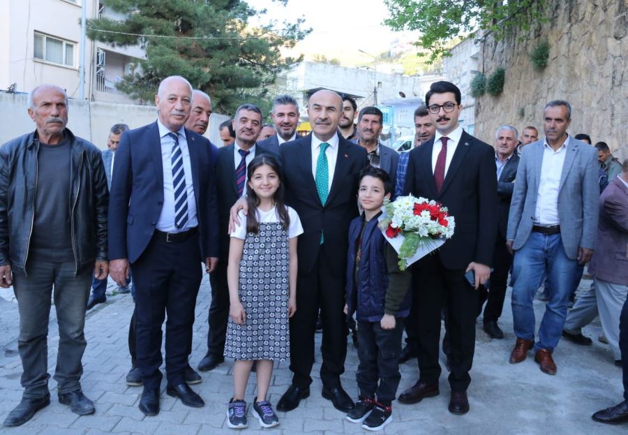Mardin Valisi  Demirtaş, Savur İlçesinde Vatandaşlarla İftar Sofrasında Buluştu