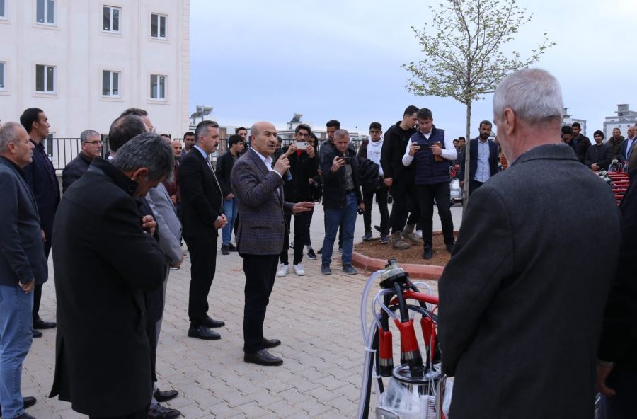 Mardin Valisi  Demirtaş, Midyat İlçesinde Vatandaşlarla Birlikte İftarını Açtı