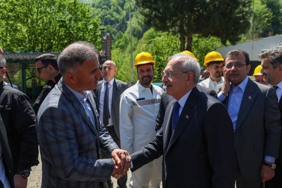 CUMHURBAŞKANI ADAYI KEMAL KILIÇDAROĞLU’NDAN, KAHRAMAN MADENCİLERE TEŞEKKÜR ZİYARETİ  