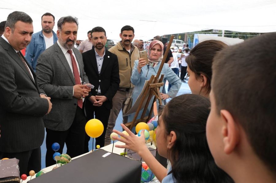 Artuklu Üniversitesi Rektörü  Özcoşar Mardin  İnovasyon Fuarına Katıldı