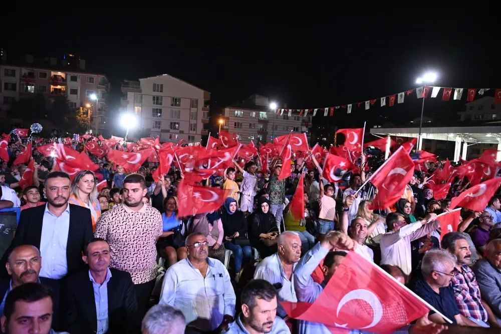 Mamak’ta Zafer Kutlamaları Caddelere Taştı