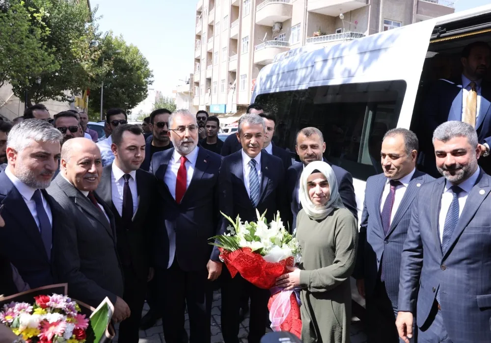 Bakan Işıkhan ve Mardin Valisi  Akkoyun Yeşilli ve Ömerli İlçelerini Ziyaret Etti