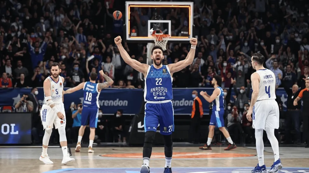 ANADOLU EFES, VIRTUS BOLOGNA İLE KARŞILAŞACAK