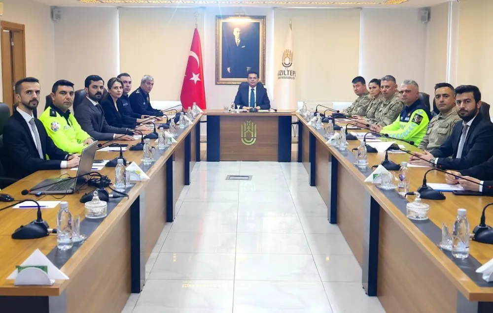 KIZILTEPE KAYMAKAMLIĞINDA GENİŞLETİLMİŞ ASAYİŞ VE GÜVENLİK TOPLANTISI