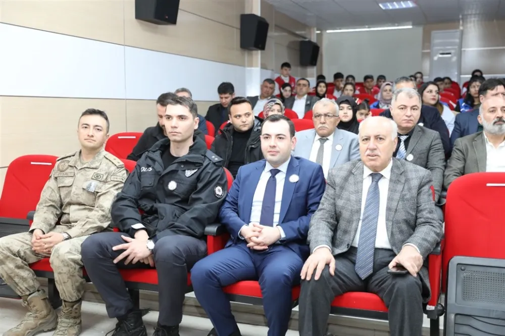 Yeşilli İlçesinde 12 Mart İstiklal Marşı’nın Kabulünün 103. Yılı Coşku ile Kutlandı