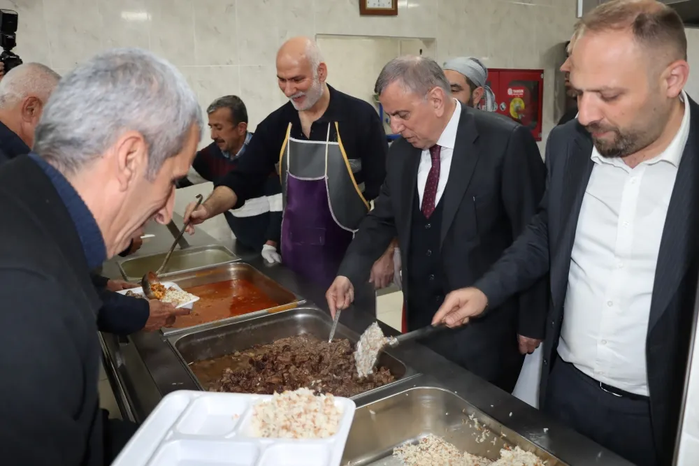 Midyat Belediye Başkanı Şahin, Belediye çalışanları ile iftar  sofrasında buluştu