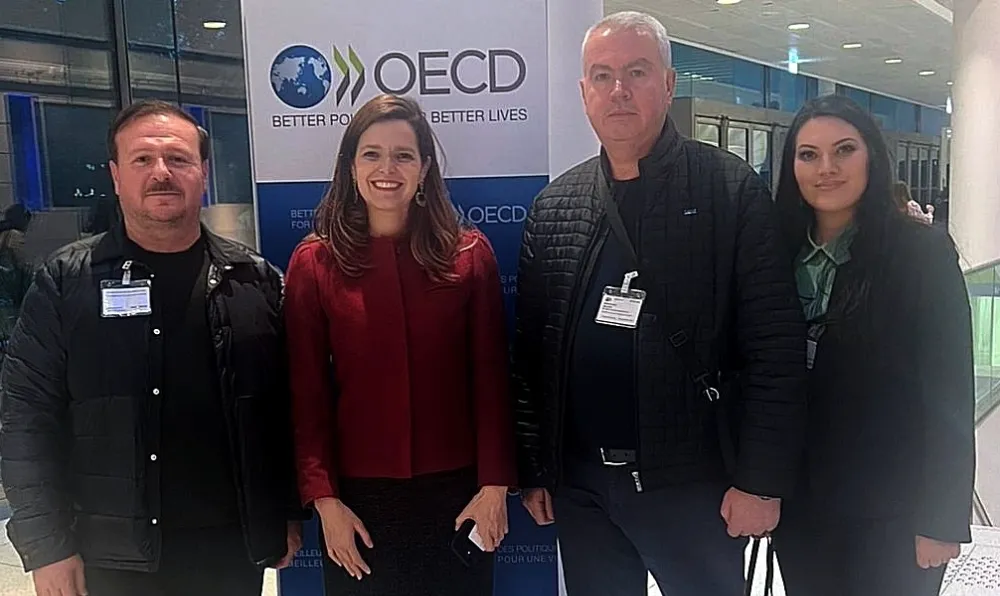 Öz İplik İş Sendikası Heyeti 10. OECD Forumuna Katıldı