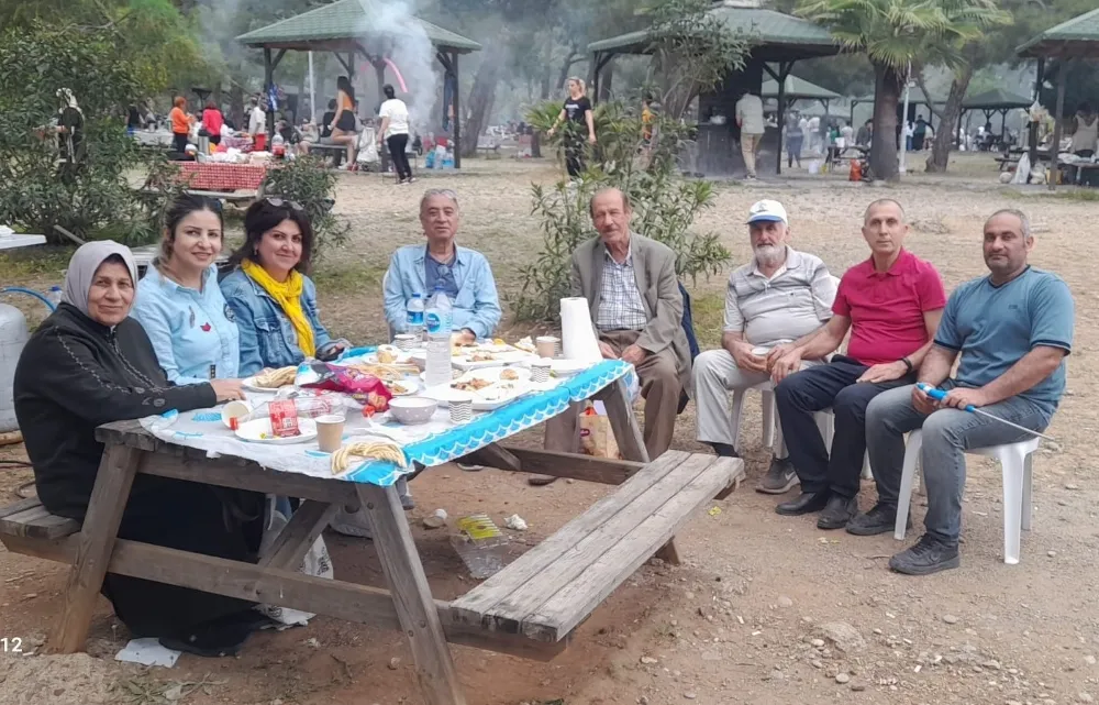 Türk Dünyası Antalya’da piknik şöleninde bir araya geldi