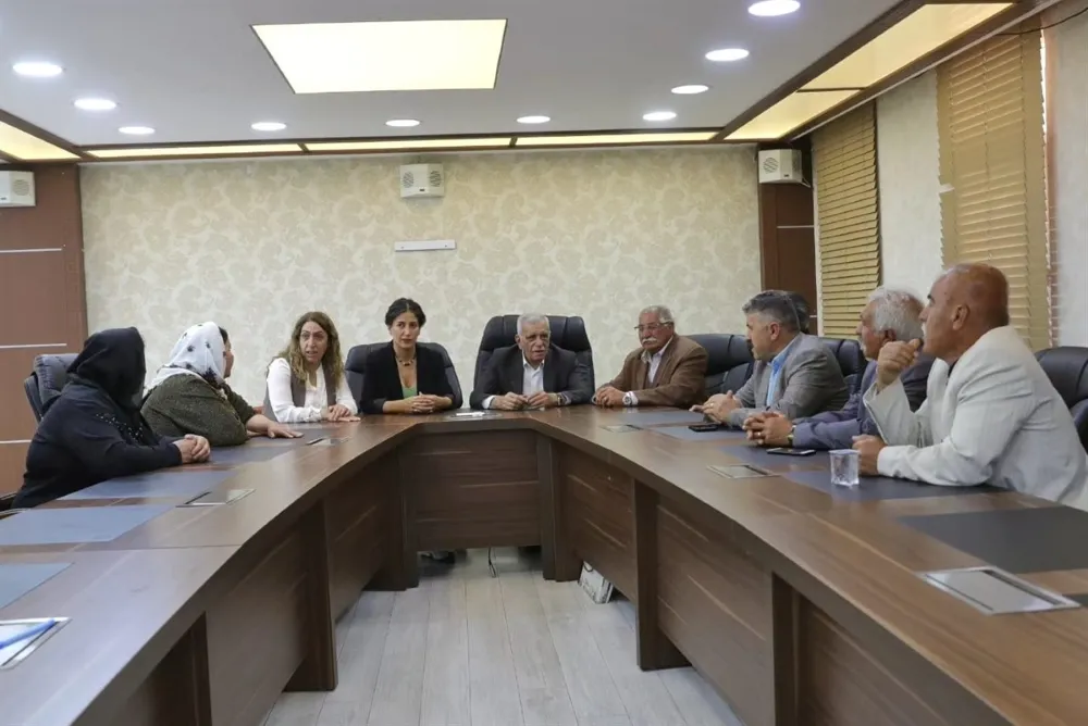 Ezîdîlerden Mardin Büyükşehir Belediyesi Eş Başkanlarına Ziyaret