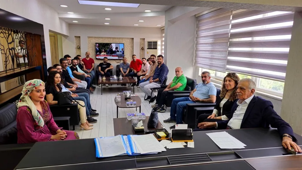 KESK’ten Mardin Büyükşehir Belediyesi Eş Başkanlarına Ziyaret