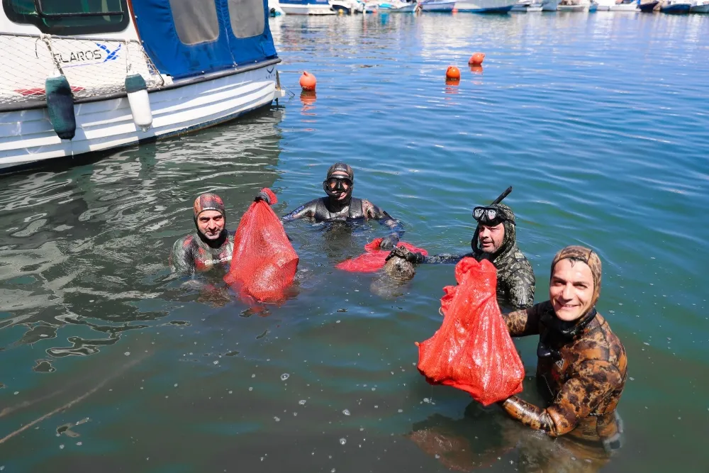 Aliağa’da Deniz Dibi Temizliği Yapıldı