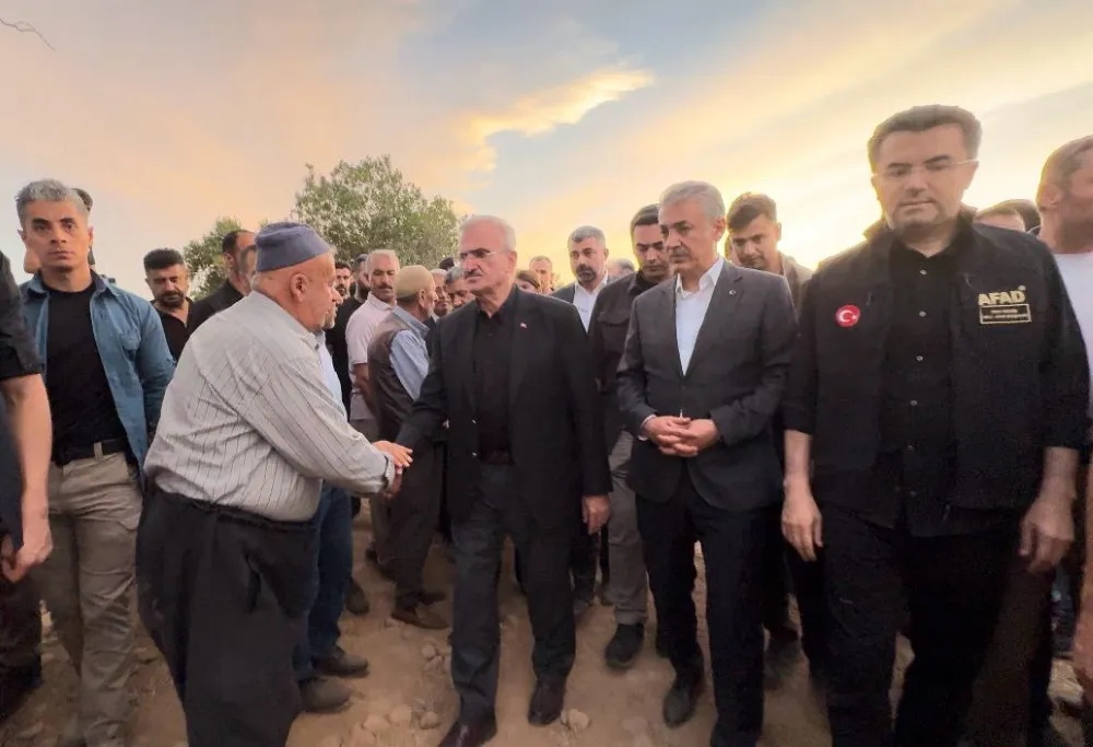 İçişleri Bakan Yardımcısı Münir Karaloğlu, Yangın Bölgesini Ziyaret Etti