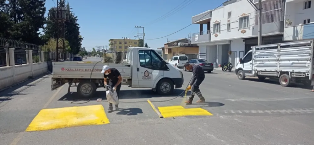 Kızıltepe Stadyum Caddesi kasisleri boyandı