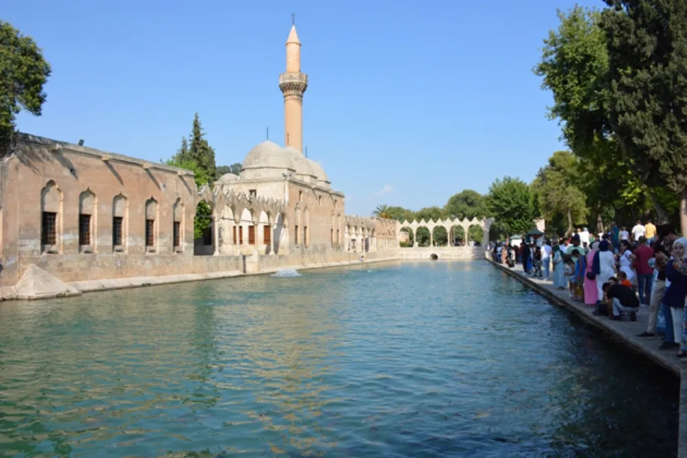 KIZILTEPE BELEDİYESİNDEN GENÇLER İÇİN KÜLTÜR GEZİLERİ