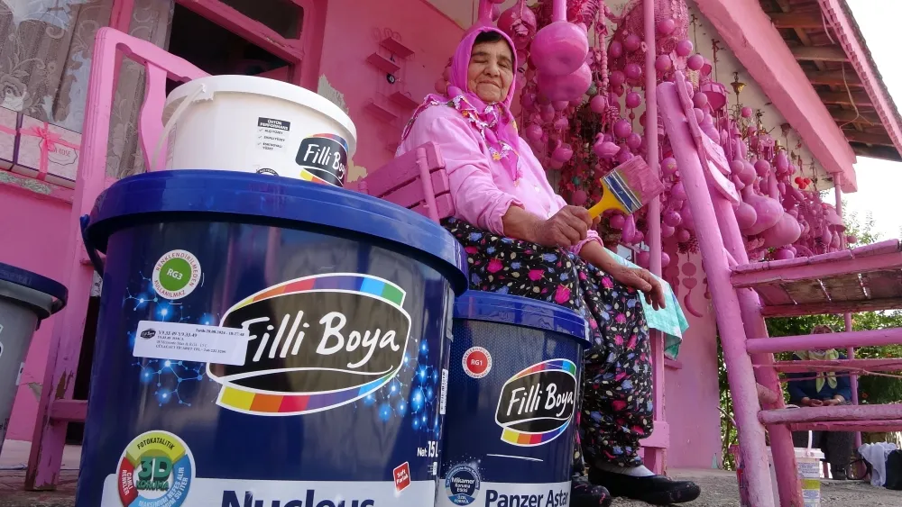 Isparta’nın ‘Barbie Teyzesi’ Sakine Akkul’un çağrısı   Filli Boya tarafından karşılık buldu