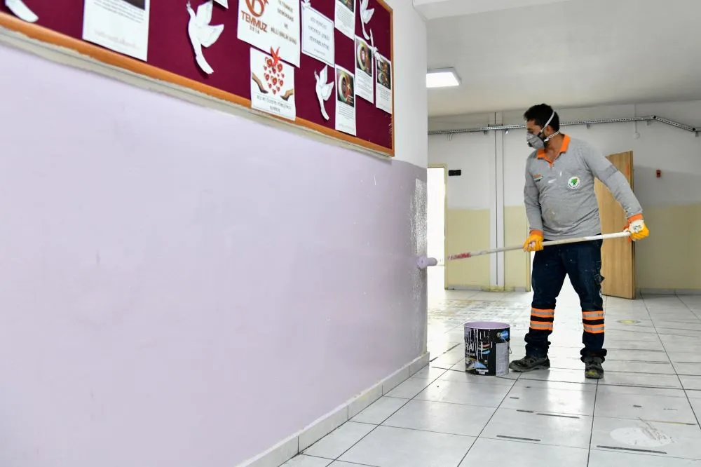 Mamak Belediyesinden Tuzluçayır İlkokulu’na boya ve tadilat desteği