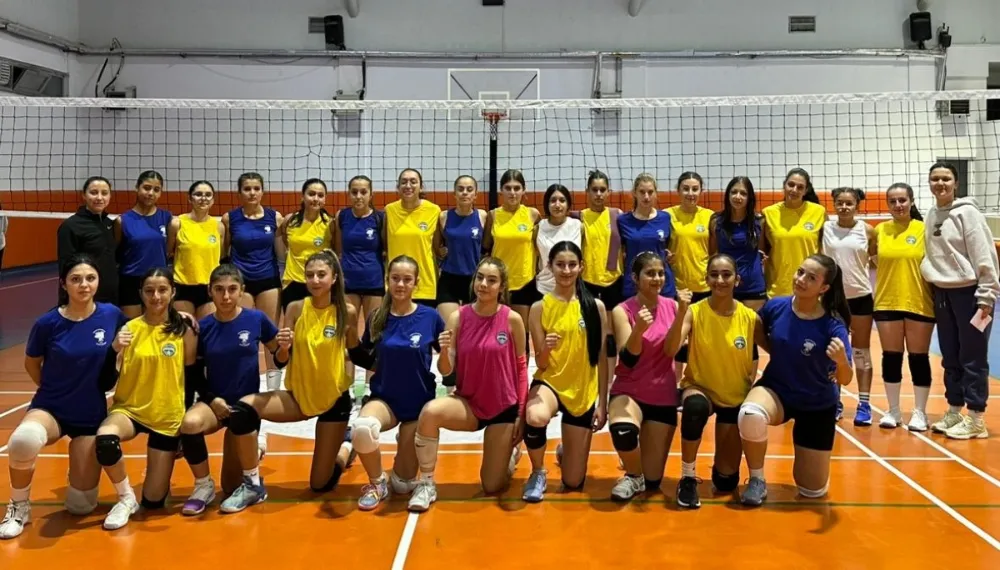 Mamaklı Genç Voleybolcular Yeni Sezona Hazırlanıyor