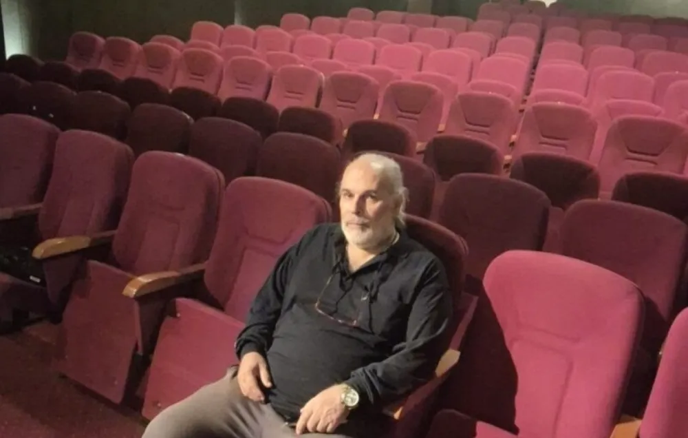 Tarihi Şişli Tiyatrosu sahne kirasını yarıya indirdi