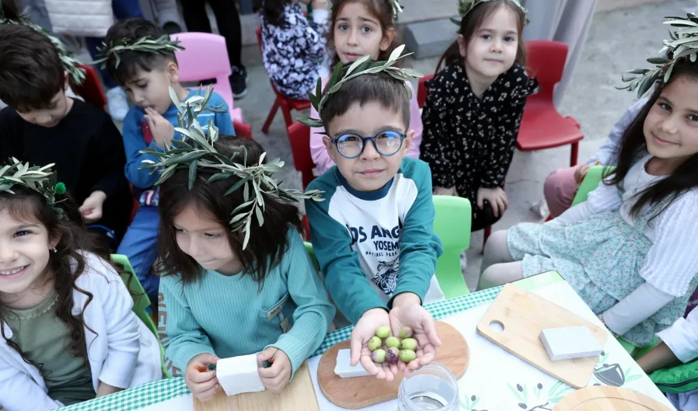 Şakran’da 6. Geleneksel Zeytin Kırma Şenliği Düzenlendi