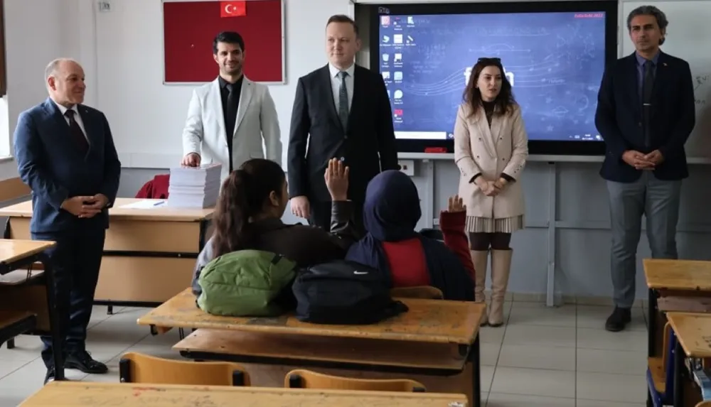 Yeşilli İlçe Kaymakamı KILIÇ,  Mehmet Emin Demir Anadolu Lisesi