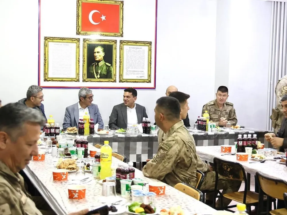 KIZILTEPE  KAYMAKAMI ŞAHİN ŞENYURT JANDARMA KARAKOL KOMUTANLIĞINDA İFTAR PROGRAMINA KATILDI