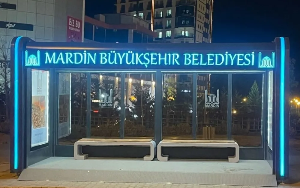 Mardin Büyükşehir Belediyesi Güneş Enerjili Otobüs Durakları Hayata Geçiriyor