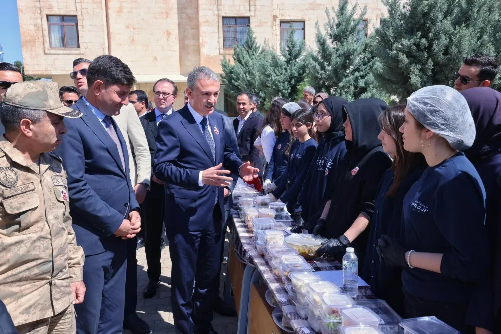 Mardin Valisi Tuncay Akkoyun Filistin/Gazze Yardım Kermesine Katıldı