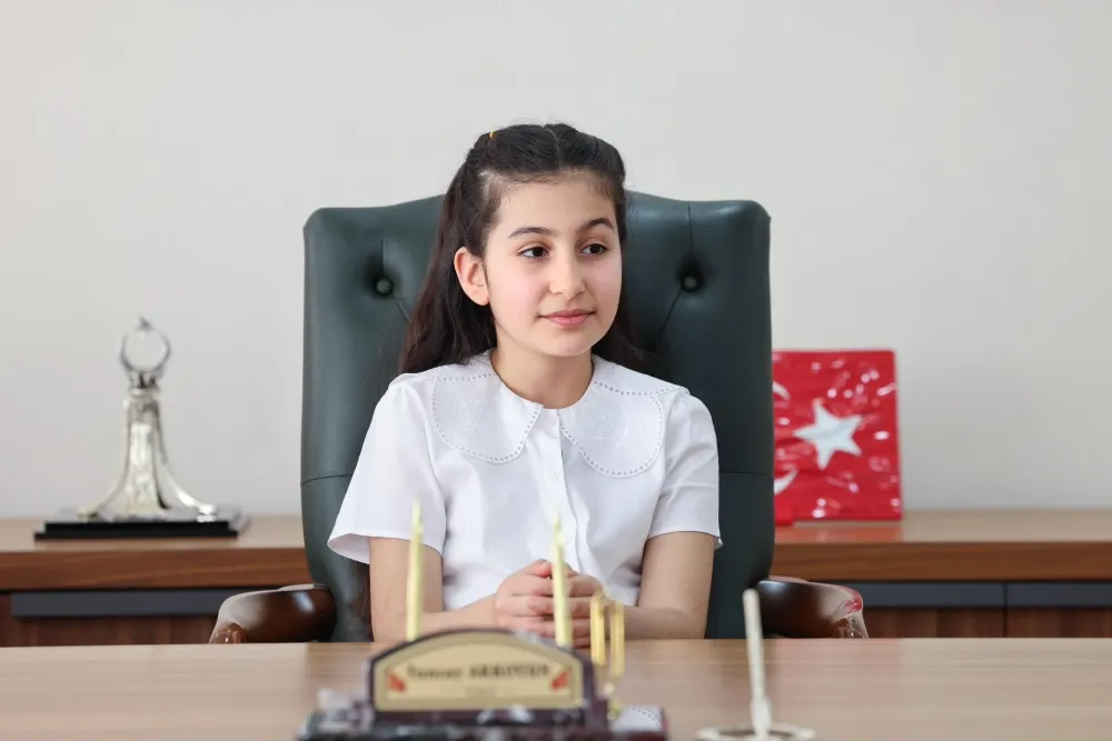 MARDİN VALİLİĞİ KOLTUĞUNA ZÜLAL KOYUN OTURDU