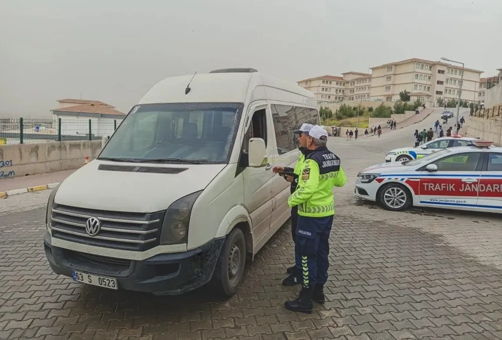 Jandarma, Şanlıurfa’da Okul Servislerini Tek Tek Denetledi