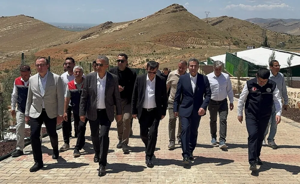 İÇİŞLERİ BAKANLIĞI HEYETİNDEN MARDİN HAYVAN BARINAĞINA ZİYARET