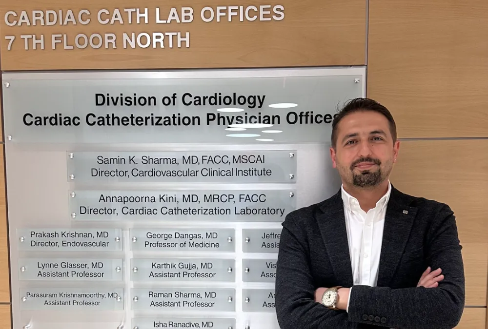 TÜRK DOKTOR, NEW YORK’TAKİ İLK GÜNÜNDE  HAYAT KURTARDI!
