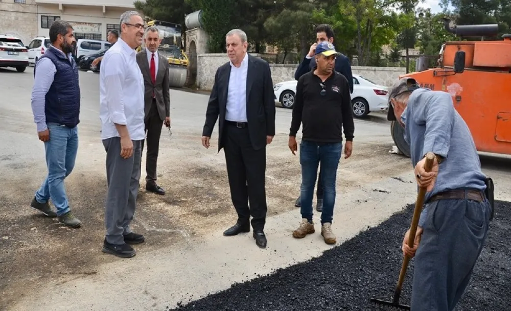 Başkan Veysi Şahin, Ulu Cami Mahallesi’ndeki Asfalt Çalışmalarını İzledi