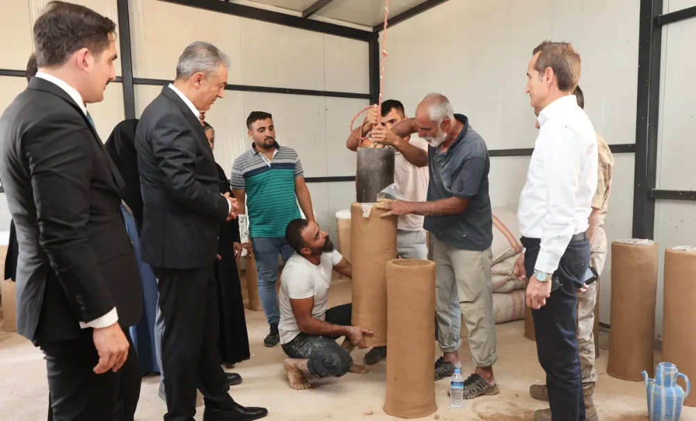MARDİN VALİSİ TUNCAY AKKOYUN ARI KOVANI YAPIM ATÖLYESİNİ GEZDİ