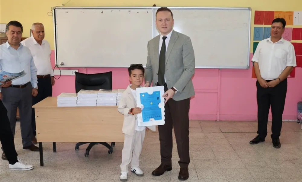 YEŞİLLİ İLÇE KAYMAKAMI KILIÇ  KARNE DAĞITIM TÖRENİNE KATILDI