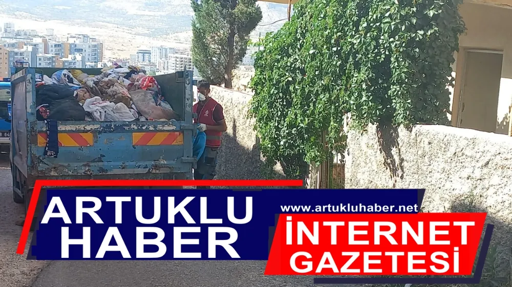 ARTUKLU İLÇESİNDE ÇÖP EVDEN 1 KAMYON  ÇÖP ÇIKTI
