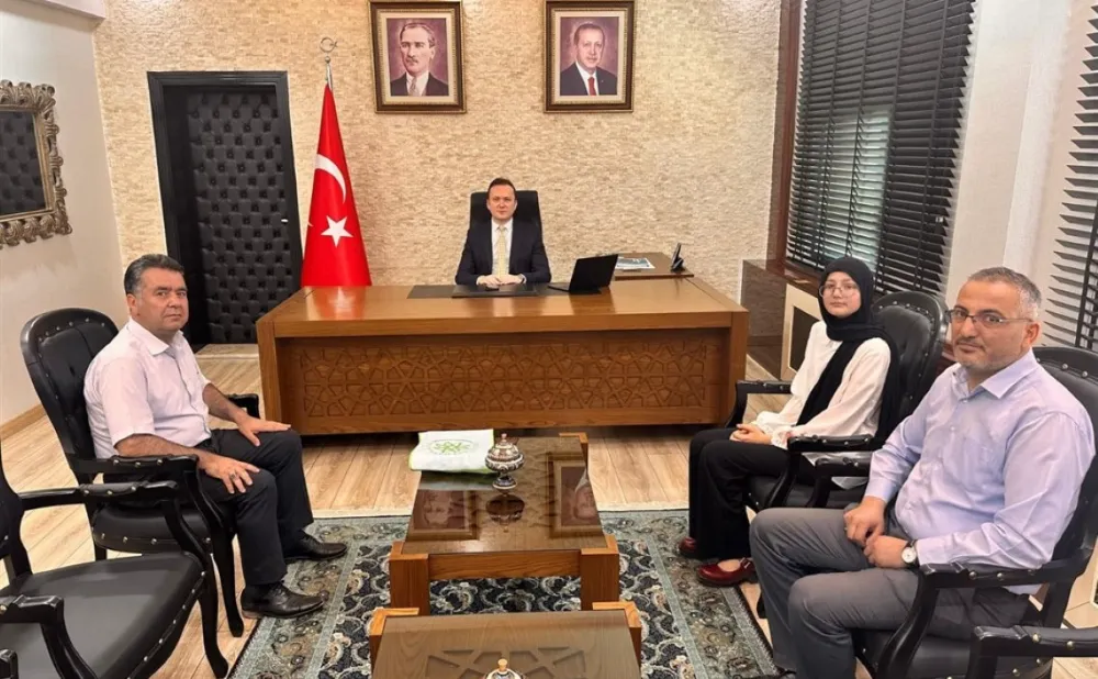Yeşilli Kaymakamı  KILIÇ,  LGS Başarı gösteren Ebrar GÖKSU
