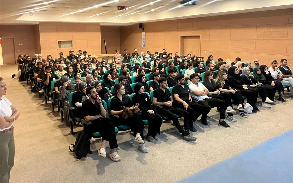  Mardin Eğitim ve Araştırma Hastanesi’nde 300 Stajyere Oryantasyon Eğitimi Verildi